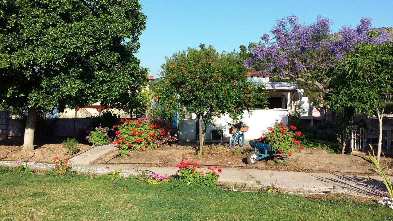 Seaside, Relaxing Family House With Playground! Villa Lavrys 4 Marathos Exteriör bild